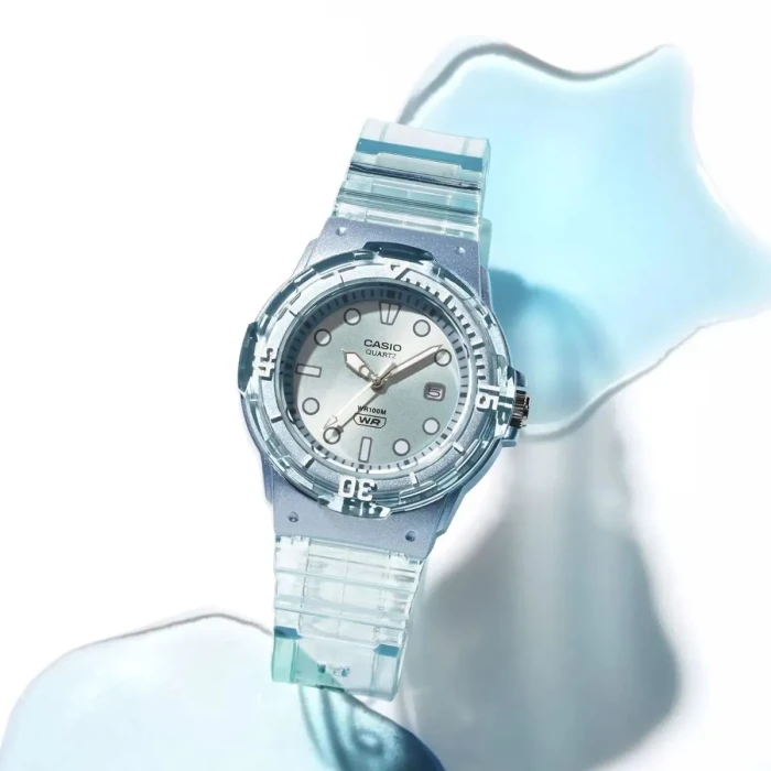 zegarek_damski_sportowy_casio_LRW-200HS-2EVEF_1.webp