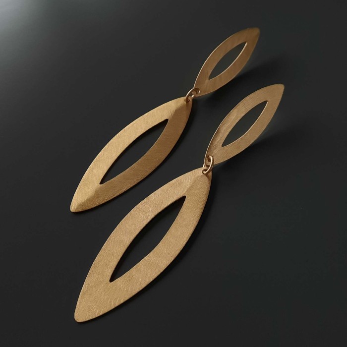 dlugie-nowoczesne-kolczyki-krauza-design-bia.jpg