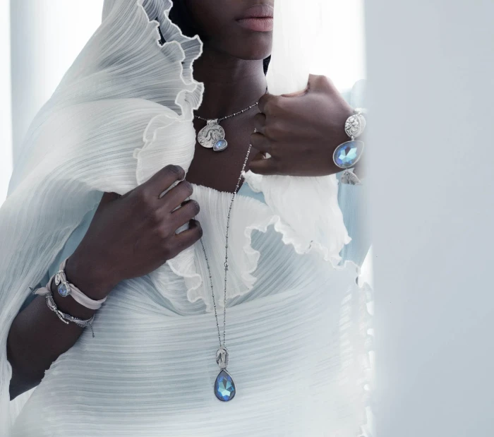 NASZYJNIK MOTYLE Biały Łabędź MSA2665