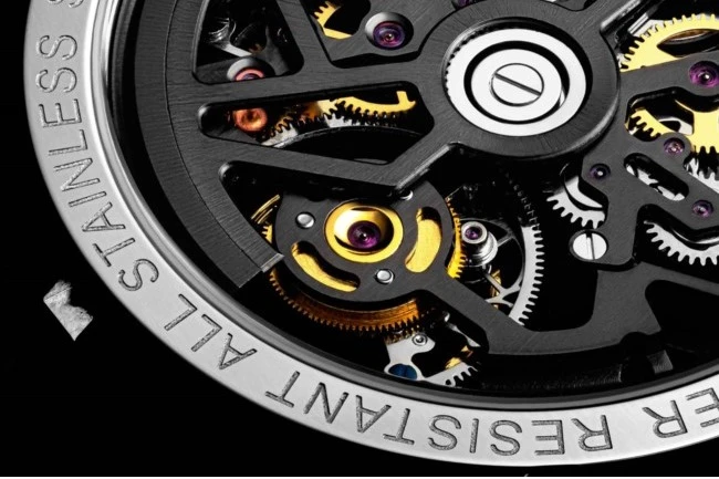zegarek-meski-z-limitowanej-edycji-Pierre-Ricaud-P2004.S2R6A-tourbillon-Skeleton-z-odsłoniętym-mechanizmem-detalami-w-kolorze-różowego-złota-i-czarnym-skórzanym-paskiem2