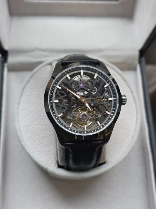 zegarek-meski-z-limitowanej-edycji-Pierre-Ricaud-P2004.S2R6A-tourbillon-Skeleton-z-odsłoniętym-mechanizmem-detalami-w-kolorze-różowego-złota-i-czarnym-skórzanym-paskiem13