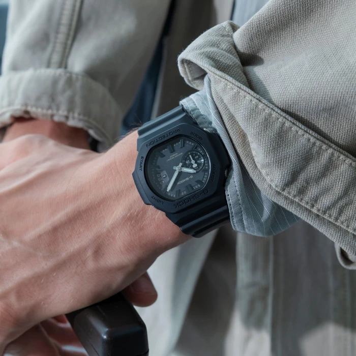 Czarny-zegarek-Casio-G-SHOCK-GAC-2500-1AER-analogową-tarczą-małym-sekundnikiem-i-datownikiem-Multi-Mission-Date9