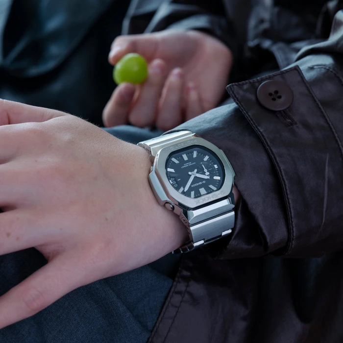 Zegarek-męski-Casio-G-SHOCK-GMC-2500D-1AER-z-czarną-tarczą-i-srebrzystą-stalową-bransoletą-g-steel6