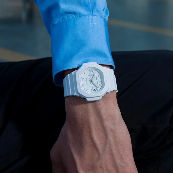Biały-zegarek-Casio-G-SHOCK-GAC-2500-7AER-z-analogową-tarczą-i-paskiem-z-tworzywa-sportowy4