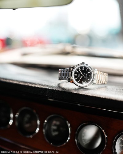 Zegarek-męski-Casio-Edifice-EFR-109D-1AER-38-mm-z-czarną-tarczą-i-stalową-bransoletą-toyota-sportowy-klasyczny2